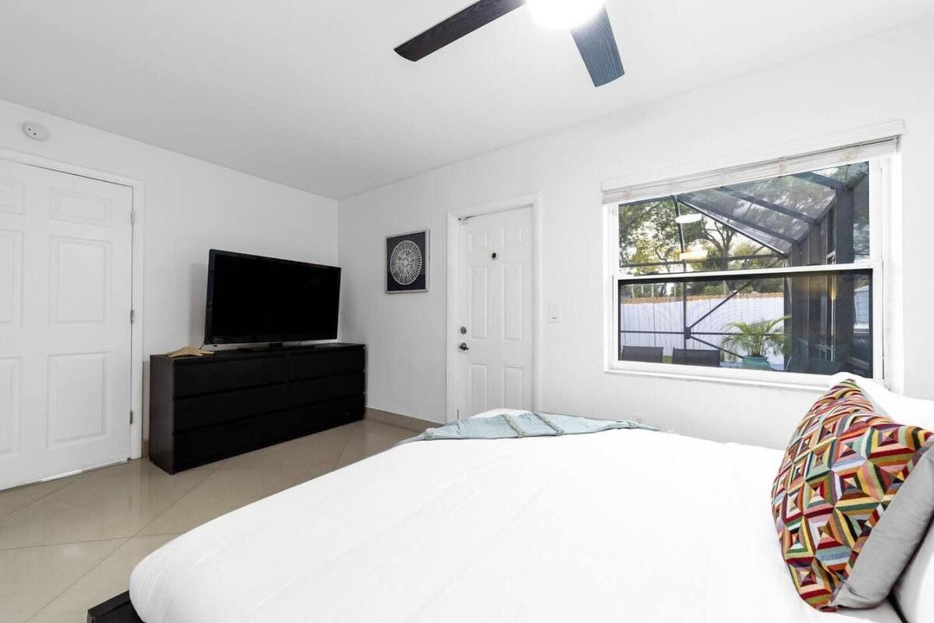 Private Heated Pool Villa In Ftl Near Beach Fort Lauderdale Bagian luar foto